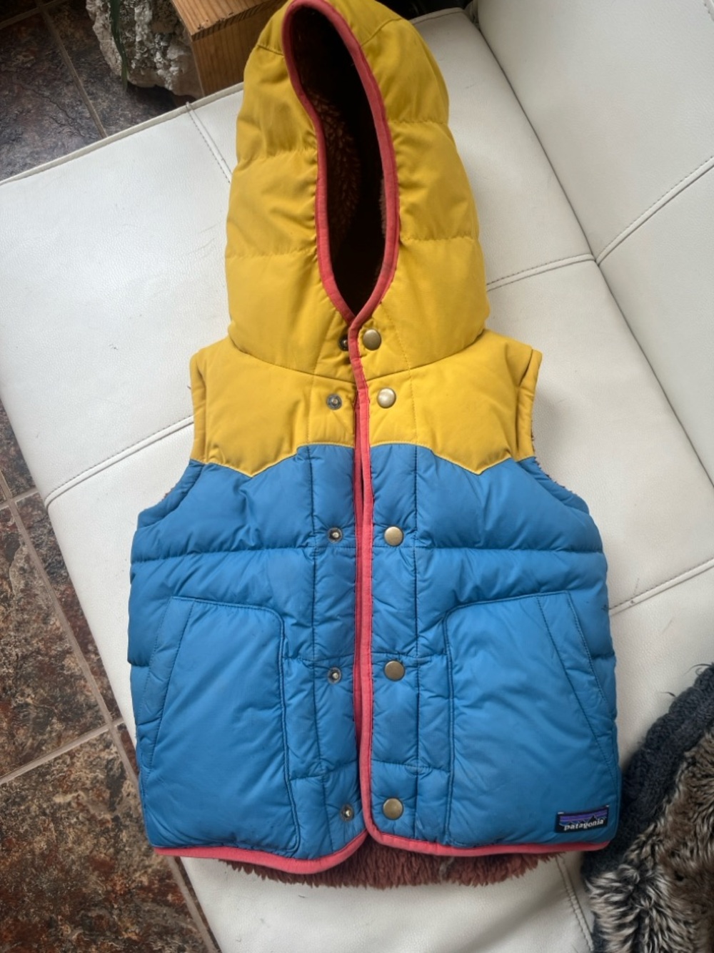 Patagonia Kids Yellow & Blue Hooded Puffer Vest with Pink Trim
